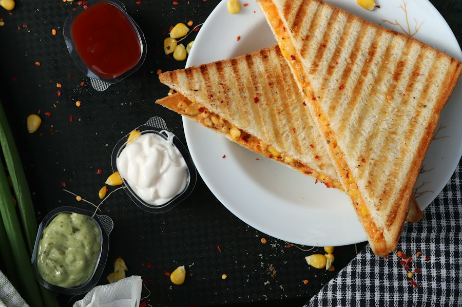 Grilled sandwich with dipping sauces